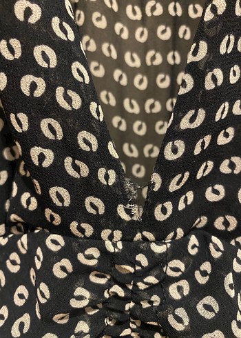 V Yaka Puantiyeli Drapeli Mini Elbise - Görsel 3