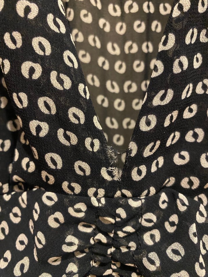 V Yaka Puantiyeli Drapeli Mini Elbise - Görsel 3