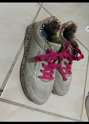 Skechers spor ayakkabı