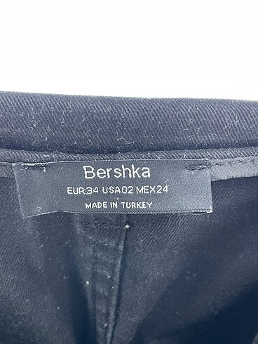 34 Beden siyah Renk Bershka Jean / Kot %70 İndirimli.