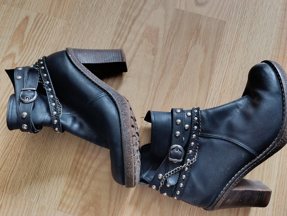 Tokalı Siyah Deri Topuklu Bot - Görsel 4