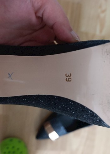 Siyah Parlak Yılan Desenli Tokalı Topuklu - Görsel 3