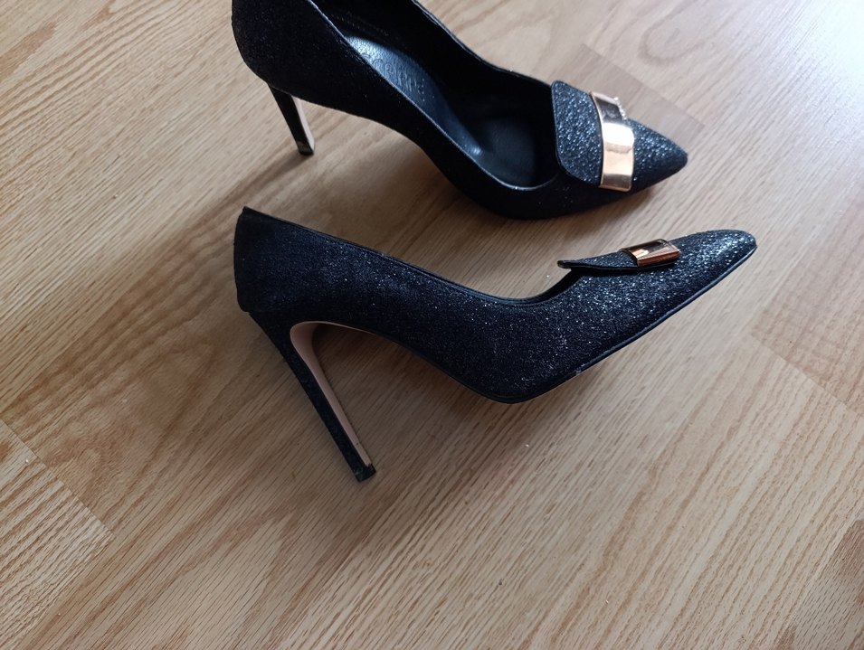 Siyah Parlak Yılan Desenli Tokalı Topuklu - Görsel 2