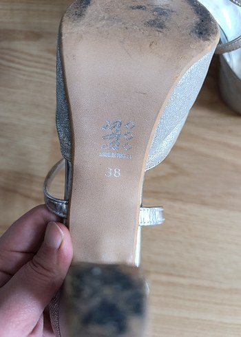 gri parlak platform topuklu ayakkabı - Görsel 3