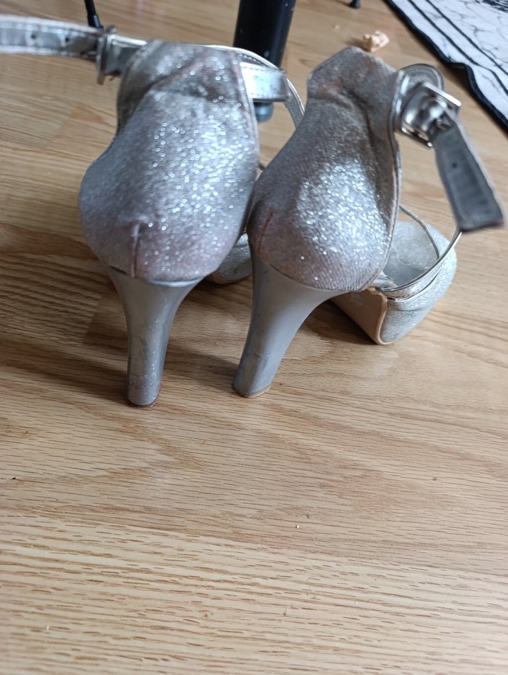 gri parlak platform topuklu ayakkabı - Görsel 4