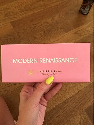  Beden Anastasia modern renaıssance