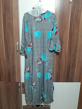 çiçek li elbise