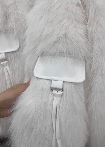 Beyaz Suni Kürk Detaylı Midi Ceket - Görsel 4