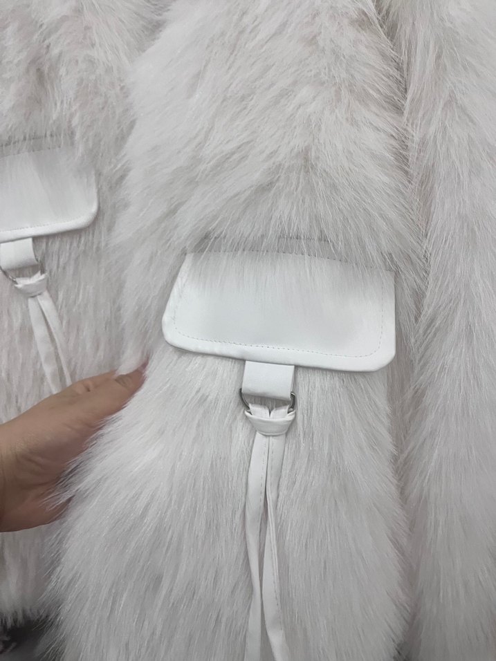 Beyaz Suni Kürk Detaylı Midi Ceket - Görsel 4