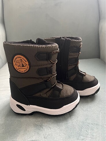 LC Waikiki Erkek çocuk kar botu