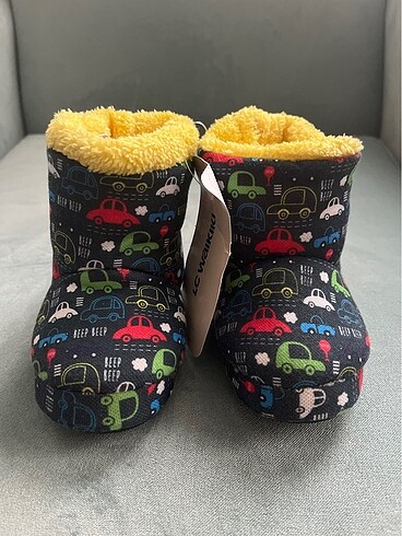 Erkek çocuk ev botu