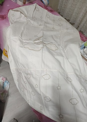 İşlemeli Ay ve Bulut Desenli Parlak Beyaz Çocuk Uyku Seti - Görsel 3