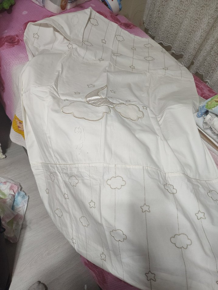 İşlemeli Ay ve Bulut Desenli Parlak Beyaz Çocuk Uyku Seti - Görsel 3