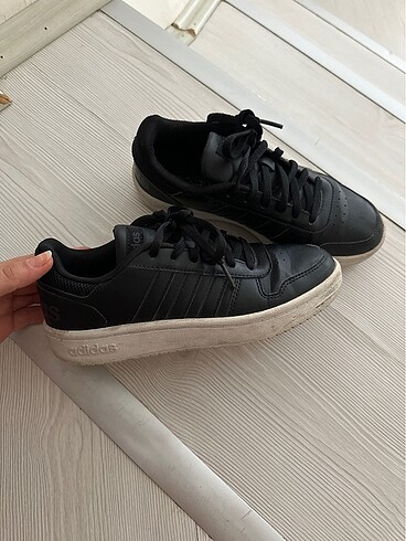 Adidas spor ayakkabı