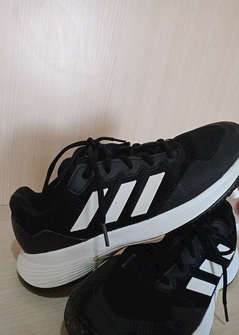 41,5 Beden Adidas Siyah Spor Ayakkabı