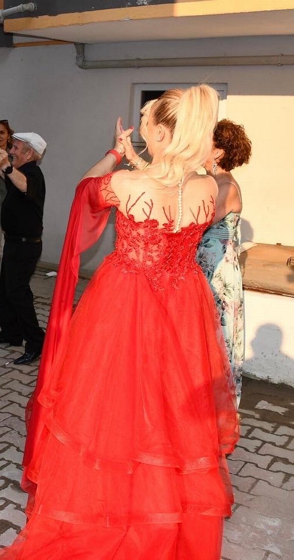 3 saat giydiğim abiye kına elbisem - Görsel 5