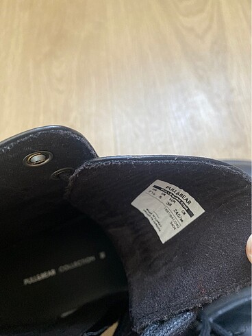 38 Beden siyah Renk PULL BEAR BAĞCIKLI BOT