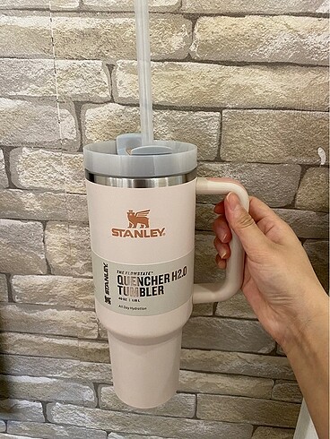 Stanley tumbler quencher. Rose quartz renk. 1.2 litre