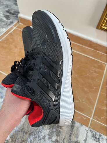 Adidas koşu ve yürüyüş ayakkabısı