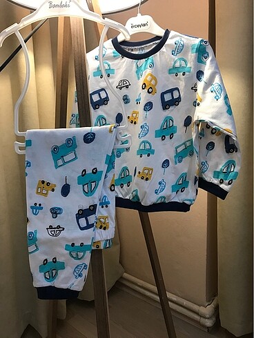 Erkek çok pijama