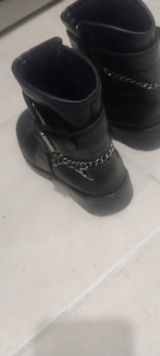 Parlak Siyah Deri Kemerli Gotik Botlar 32 - Görsel 4