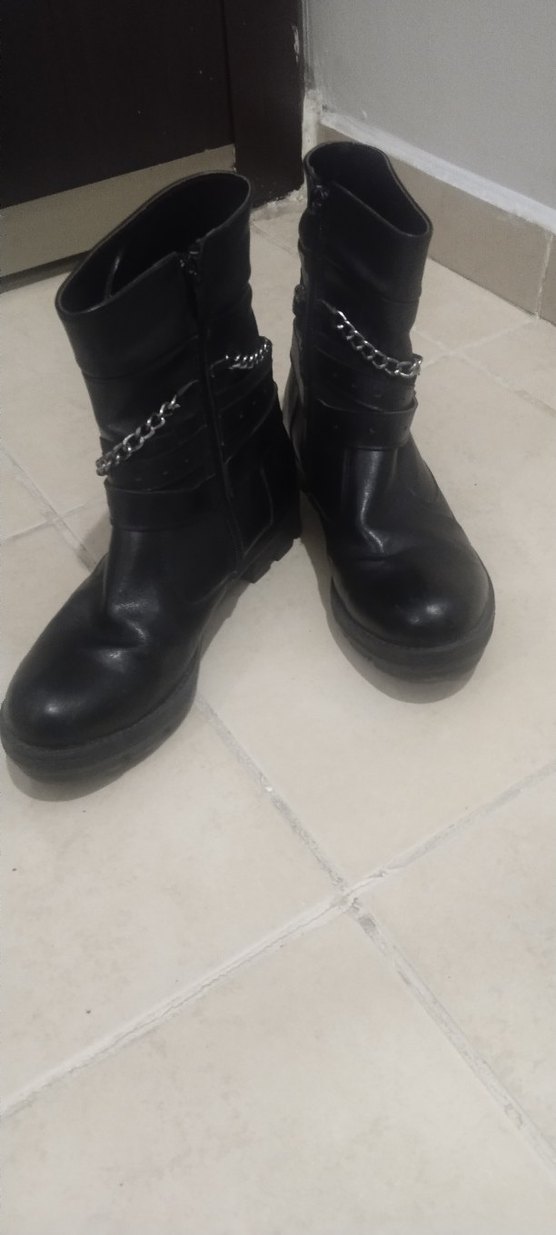 Siyah Zincir Detaylı Gotik Kadın Bot - Görsel 2