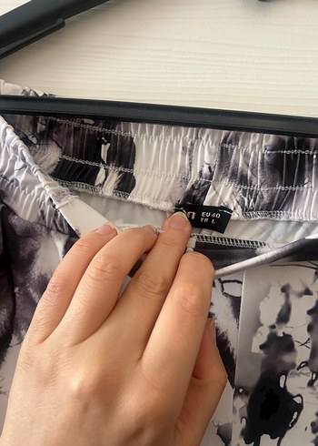 Gri Batik Desenli Salaş Uzun pantolo - Görsel 2