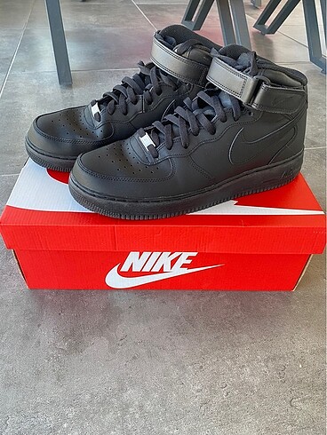 Nike Air Force 1 Mid 07