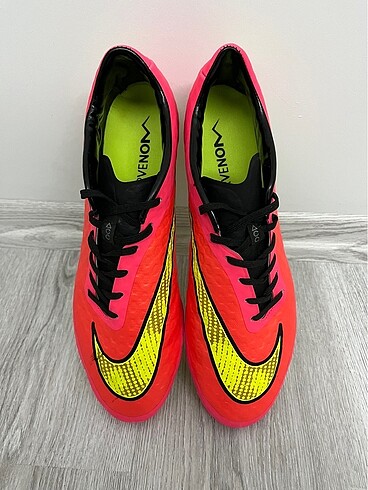 44 Beden Nike Hypervenom Krampon