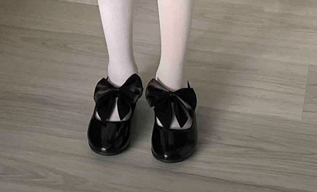 Kızlar için Siyah Fiyonk Detaylı Babet Ayakkabı - Görsel 2