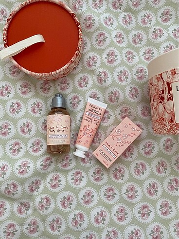 Loccitane kiraz çiçeği set
