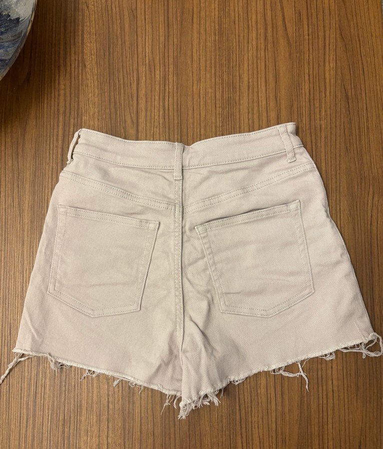 H&M kısa şort - Görsel 2