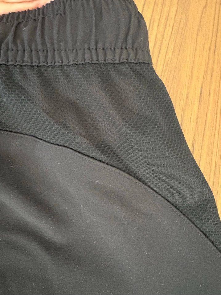 Siyah Fermuarlı Erkek Çocuk Spor Şortu - Görsel 3