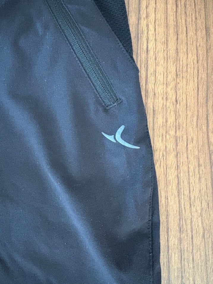 Siyah Fermuarlı Erkek Çocuk Spor Şortu - Görsel 4