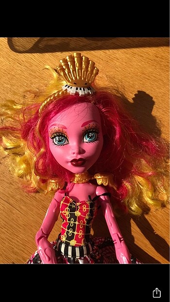 Monster high dev bebek