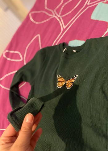 Kelebek Baskılı Koyu Yeşil Kız Sweatshirt - Görsel 2