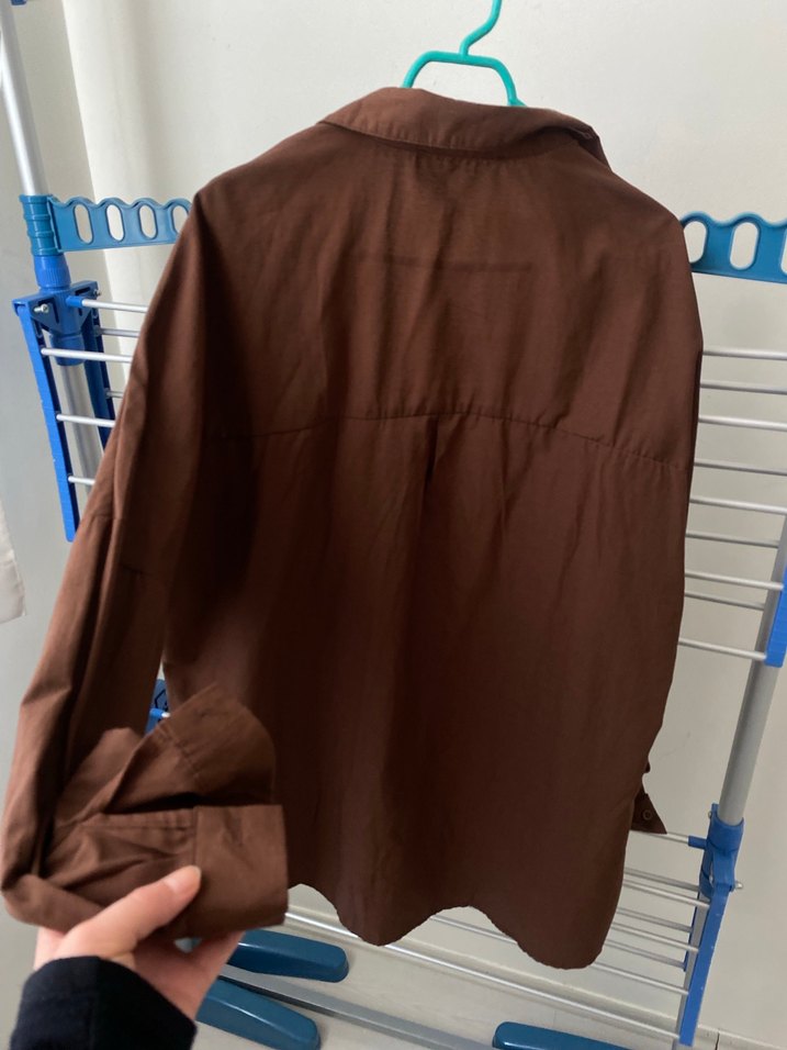 Düğmeli Kahverengi Keten Kadın Gömlek - Görsel 4