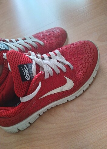Nike spor ayakkabi
