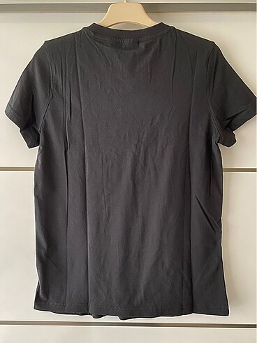 l Beden Adidas tişört