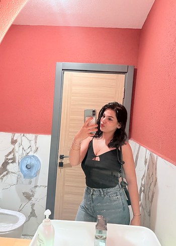 Siyah dekolte bluz - Görsel 3