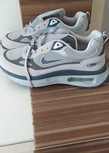Nike Beyaz Gri Kadın Spor Ayakkabı
