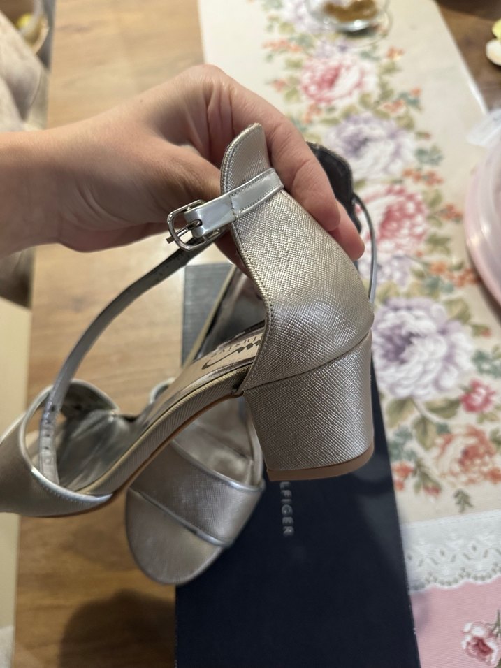 Beyaz Yılan Desenli Tokalı İnce Topuklu Kadın Ayakkabı - Görsel 4