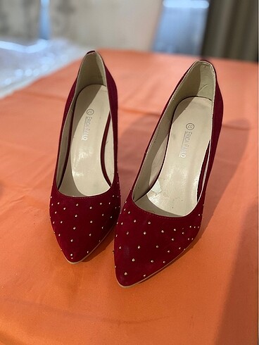 Nubuk stiletto ayakkabı