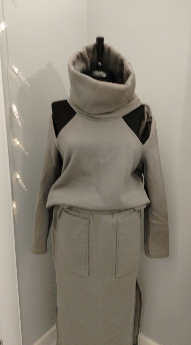 Uzun Gri Yüksek Yakalı Triko takım - Görsel 2