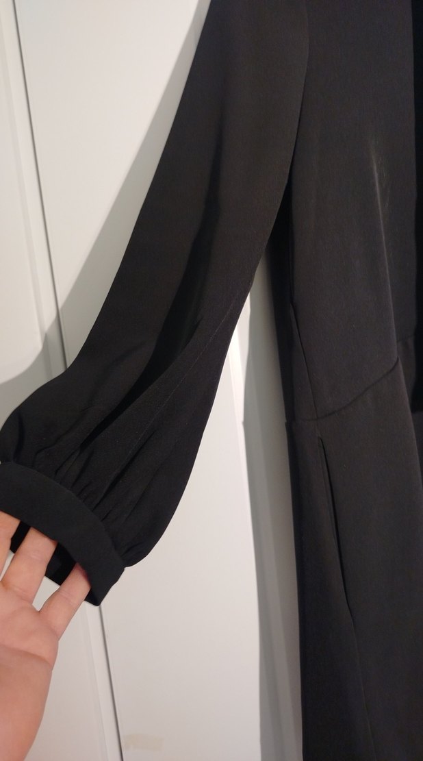 Siyah V Yaka Uzun Kollu Kısa Tulum - Görsel 4