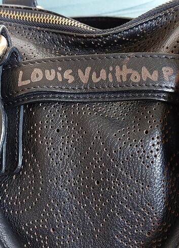 Louis Vuitton Lois Vuitton Kol Çantası 