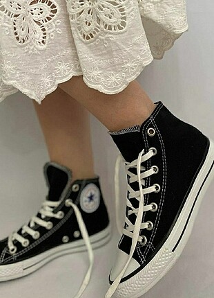Siyah Converse