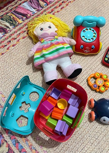 Renkli Bebek ve Oyuncak Seti - Görsel 2