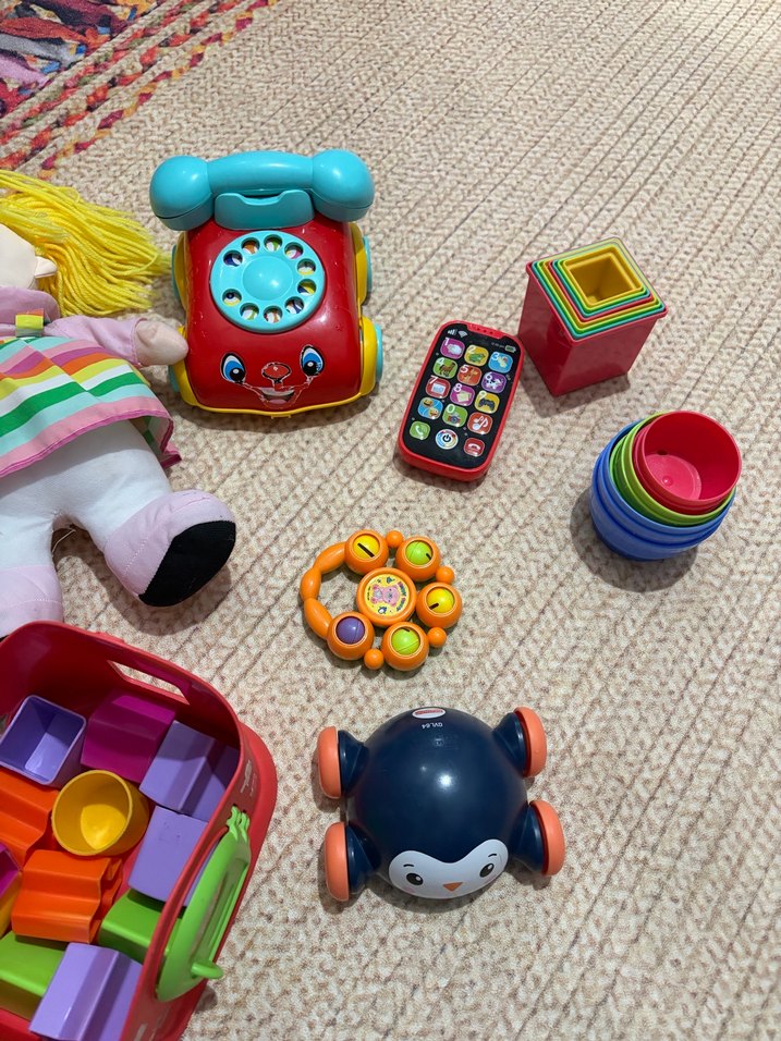 Renkli Bebek ve Oyuncak Seti - Görsel 3
