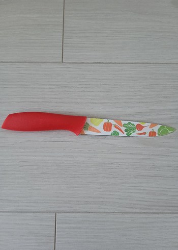 Diğer Renkli Desenli Kırmızı Saplı Mutfak Bıçağı